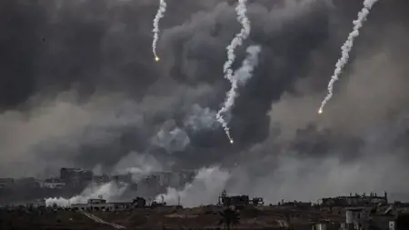 الإحتلال يكثف هجماته على قطاع غزة قبل ساعات من بدء الهدنة الإحتلال يكثف هجماته على قطاع غزة قبل ساعات من بدء الهدنة