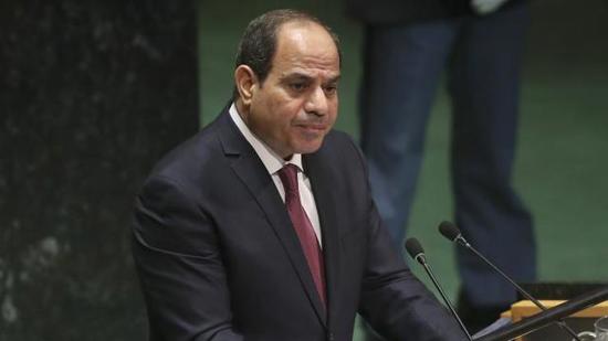 الرئيس المصري عبد الفتاح السيسي يقدم تعازيه لنظيره التركي في ضحايا الزلزال