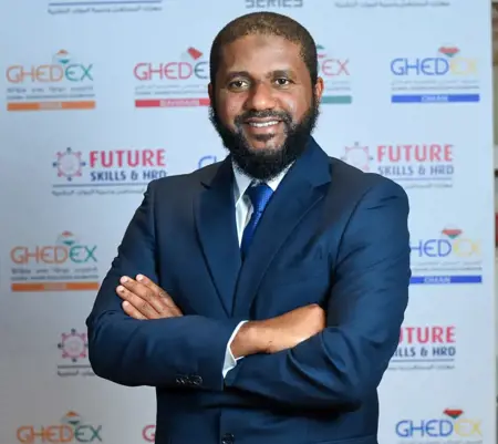 المبدع "عبدالرحيم الفارسي" يحلق عالياً مع برنامج الكتب الأربعة ويحصد نجاحات باهرة