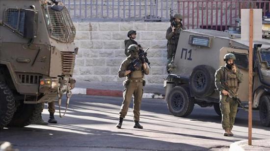جيش الاحتلال يستولي على 16 منزلاً فلسطينياً في قصرة ويحوّلها ثكنة.. وكاتس ينفي «عنف المستوطنين»