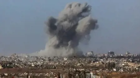 غارات إسرائيلية تتواصل في غزة رغم إعلان وقف إطلاق النار غارات إسرائيلية تتواصل في غزة رغم إعلان وقف إطلاق النار