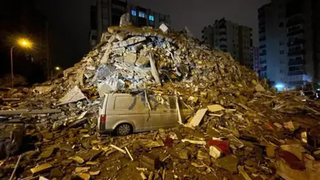 اليابان تبدي تضامنها مع تركيا عقب الزلزال المدمر وتعرض المساعدة اليابان تبدي تضامنها مع تركيا عقب الزلزال المدمر وتعرض المساعدة