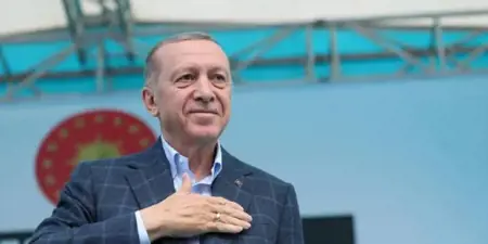 أردوغان ينتصر لمتضرري الزلازل بعد إهانتهم من أنصار المعارضة أردوغان ينتصر لمتضرري الزلازل بعد إهانتهم من أنصار المعارضة