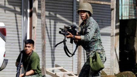 قوات الفلبين تقتل 12 عنصراً مرتبطين بتنظيم داعش