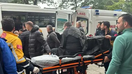 نقل مصاب علق ذراعه في مفرمة اللحم إلى مستشفى زونجولداك مع المفرمة بعد فشل تحريره منها نقل مصاب علق ذراعه في مفرمة اللحم إلى مستشفى زونجولداك مع المفرمة بعد فشل تحريره منها