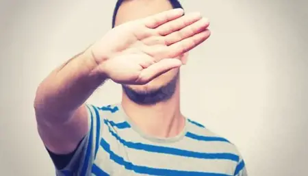 علامات تكشف كذب الرجل.. تعرف عليها معنا