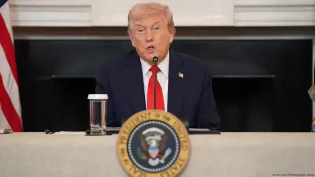 إسرائيل وحماس توقعان المرحلة الأولى من اتفاق وقف إطلاق النار وتبادل أسرى إسرائيل وحماس توقعان المرحلة الأولى من اتفاق وقف إطلاق النار وتبادل أسرى