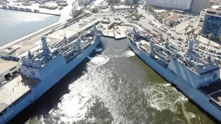 سفن القوات المسلحة التركية تصل  ليبيا حاملة مواد الإغاثة