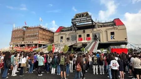 تركيا تشهد تحويل سفينة إلى مدرسة ثانوية تركيا تشهد تحويل سفينة إلى مدرسة ثانوية