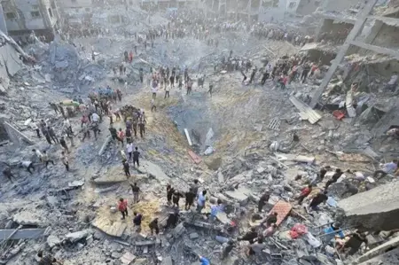 إسرائيل تقصف مخيم جباليا بقنابل أمريكية وزن كل منها 6 طنًا