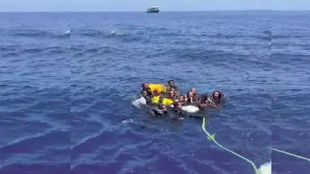 صيادون أتراك ينقذون 48 مهاجرًا قبالة مالطا