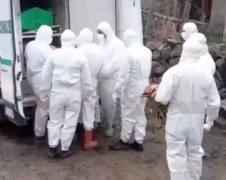 دفن رجل تركي بملابس خاصة يثير القلق على وسائل التواصل الاجتماعي دفن رجل تركي بملابس خاصة يثير القلق على وسائل التواصل الاجتماعي