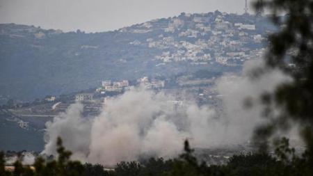 إسرائيل تستهدف سيارتين في جنوب لبنان 