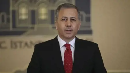 وزير الداخلية التركي يتعهد بخفض أعداد المهاجرين خلال 4 أشهر ويتخذ هذا الإجراء وزير الداخلية التركي يتعهد بخفض أعداد المهاجرين خلال 4 أشهر ويتخذ هذا الإجراء