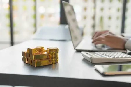 لماذا يصبح الذهب أكثر تقلبًا في نهاية كل شهر؟