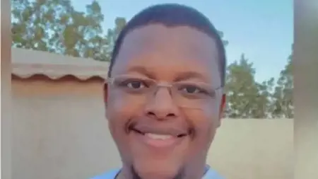 وسط تكبير وتهليل.. معلّم قرآن سعودي يلفظ أنفاسه الأخيرة داخل صحن الطواف  وسط تكبير وتهليل.. معلّم قرآن سعودي يلفظ أنفاسه الأخيرة داخل صحن الطواف