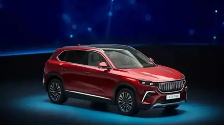 تركيا تكشف الستار عن أول شخصين يستلما سيارة  "Togg" المحلية تركيا تكشف الستار عن أول شخصين يستلما سيارة  "Togg" المحلية