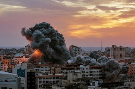 تصاعد أعداد الشهداء في قطاع غزة جراء العدوان الإسرائيلي إلى 24,927