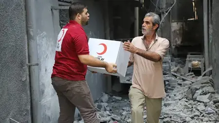 الهلال الأحمر التركيّ يزوّد غزّة بـ100 طنّ مياه نظيفة يومياً ويوزّع أكثر من 17 مليون وجبة منذ بدء الحرب