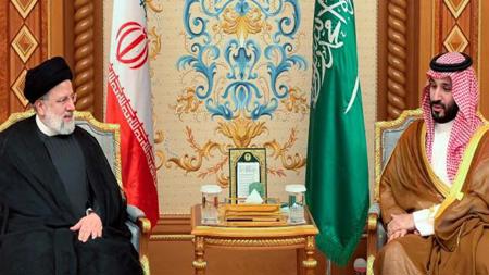 الرئيس الإيراني وولي العهد السعودي يلتقيان للمرة الأولى منذ عودة العلاقات