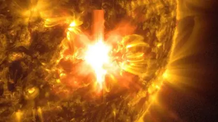 عاصفة شمسية تضرب كوكب الأرض.. كيف تؤثر على التكنولوجيا؟ عاصفة شمسية تضرب كوكب الأرض.. كيف تؤثر على التكنولوجيا؟