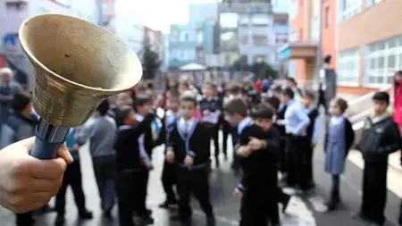 وزير التعليم التركي يعلن تمديد فترة الإجازة في المدارس حتى هذا الموعد وزير التعليم التركي يعلن تمديد فترة الإجازة في المدارس حتى هذا الموعد