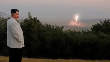 زعيم كوريا الشمالية يدعو إلى زيادة الإمدادات النووية زعيم كوريا الشمالية يدعو إلى زيادة الإمدادات النووية