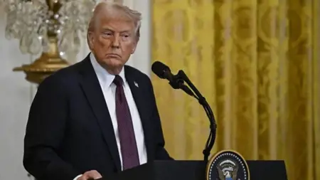 ترامب يصف إطلاق سراح المواطن الأمريكي المحتجز بأنه "خطوة حسن نية" ترامب يصف إطلاق سراح المواطن الأمريكي المحتجز بأنه "خطوة حسن نية"