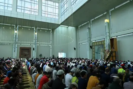 للمرة الأولى في نيويورك.. السماح برفع الآذان بحرية عبر مكبرات الصوت للمرة الأولى في نيويورك.. السماح برفع الآذان بحرية عبر مكبرات الصوت