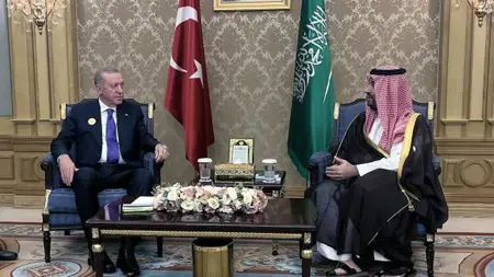 أردوغان يلتقي ولي العهد السعودي الأمير محمد بن سلمان أردوغان يلتقي ولي العهد السعودي الأمير محمد بن سلمان