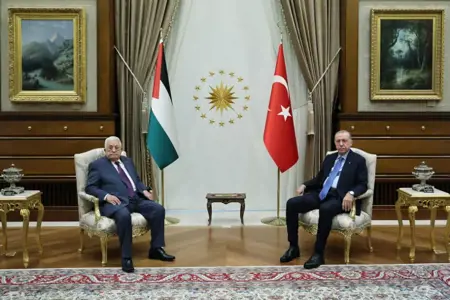 أردوغان يستقبل الرئيس الفلسطيني محمود عباس عقب وصوله تركيا أردوغان يستقبل الرئيس الفلسطيني محمود عباس عقب وصوله تركيا