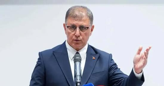 رئيس بلدية إزمير جميل توغاي يتراجع: لن أنضمّ إلى حزب أوزغور أوزال الجديد