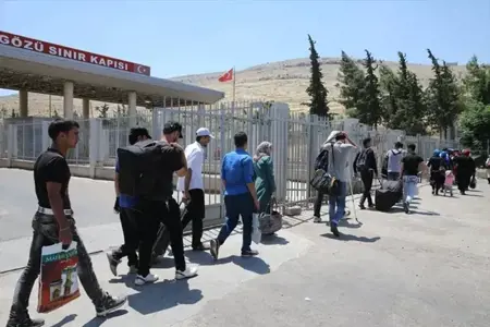 الهجرة التركية تعلن انخفاض أعداد السوريين في البلاد الهجرة التركية تعلن انخفاض أعداد السوريين في البلاد