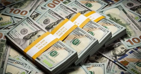 الدولار الأمريكي يهبط إلى أدنى مستوى أمام اليورو منذ ثلاث سنوات