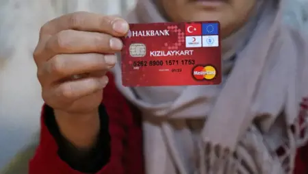 بشرى للسوريين.. زيادة كبيرة على كرت الهلال الأحمر التركي بشرى للسوريين.. زيادة كبيرة على كرت الهلال الأحمر التركي