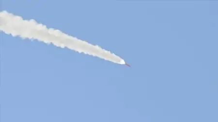 الحوثيون يستهدفون سفينة حاويات كانت متجهة إلى إسرائيل الحوثيون يستهدفون سفينة حاويات كانت متجهة إلى إسرائيل