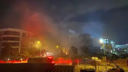 اندلاع حريق كبير في مستودع سيراميك بإزمير اندلاع حريق كبير في مستودع سيراميك بإزمير