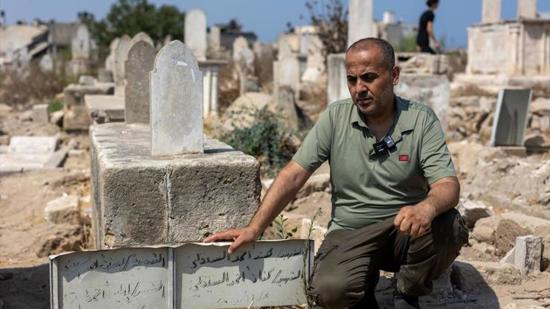 أبٌ فلسطينيّ استُشهد أطفاله الستّة في غزّة يروي جحيم اعتقاله في سجن الاحتلال «عوفر»