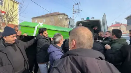 مصرع فتاة صعقاً بالكهرباء في ولاية هكاري التركية مصرع فتاة صعقاً بالكهرباء في ولاية هكاري التركية