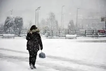 انخفاض الحرارة وأمطار تضرب تركيا خلال العيد