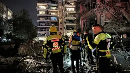 عاجل | سقوط قتيلة وإصابة 13 صهيونياً إثر سقوط صاروخ إيراني في شمال فلسطين المحتلة عاجل | سقوط قتيلة وإصابة 13 صهيونياً إثر سقوط صاروخ إيراني في شمال فلسطين المحتلة