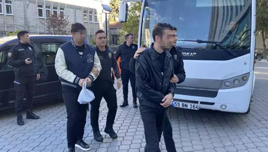 مداهمات مفاجئة.. 10 موقوفين في قضايا مراهنات مداهمات مفاجئة.. 10 موقوفين في قضايا مراهنات