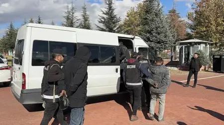 القبض على 5 مشتبهين انتحلوا صفة موظفي بلدية في إسبرطة القبض على 5 مشتبهين انتحلوا صفة موظفي بلدية في إسبرطة