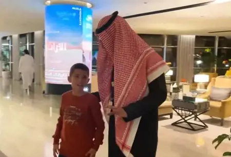 تركي آل الشيخ يحقق أمنية "طفل سوري" تمنى مقابلة كريستيانو رونالدو تركي آل الشيخ يحقق أمنية "طفل سوري" تمنى مقابلة كريستيانو رونالدو