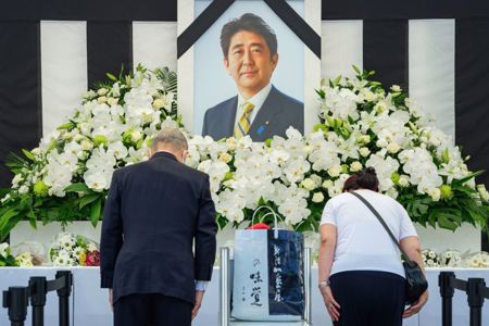وسط إجراءات أمنية مشددة.. انطلاق جنازة رئيس الوزراء الياباني السابق شينزو آبي
