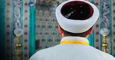 شكاوى ضد إمام في غازي عنتاب بزعم استخدام أموال زكاة لسداد ديون قمار