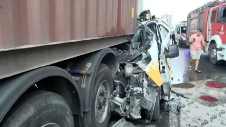 حادث يتسبب في ازدحام مروري شديد في اسطنبول حادث يتسبب في ازدحام مروري شديد في اسطنبول