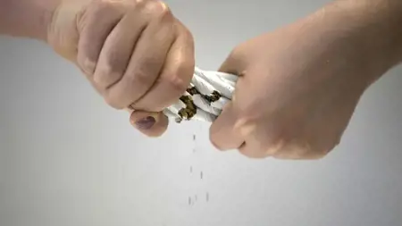 بريطانيا تخطط لرفع السنّ القانونية للتدخين سنوياً بريطانيا تخطط لرفع السنّ القانونية للتدخين سنوياً