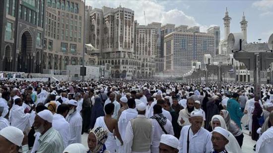 السعودية تُسجيل رقم قياسي تاريخي بعدد المعتمرين في يوم واحد
