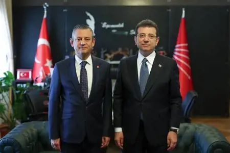 عاجل:رئيس حزب الشعب الجمهوري أوزغور أوزال يزور أكرم إمام أوغلو في السجن 